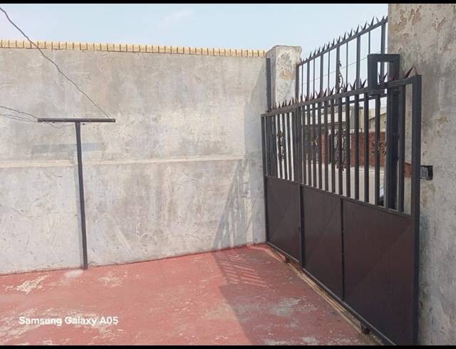 2 BEDROOM PROPERTY TO RENT IN MEADOWLANDS ZONE 2